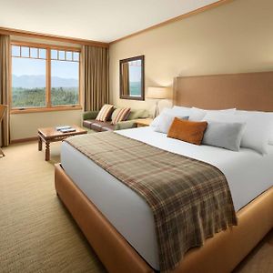 Studio Suite Fireplace Resort View